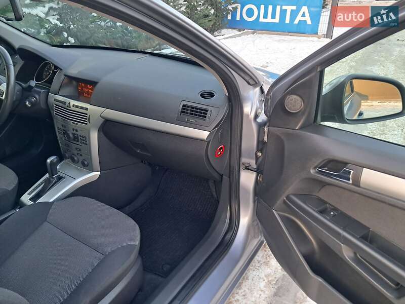 Универсал Opel Astra 2009 в Могилев-Подольске