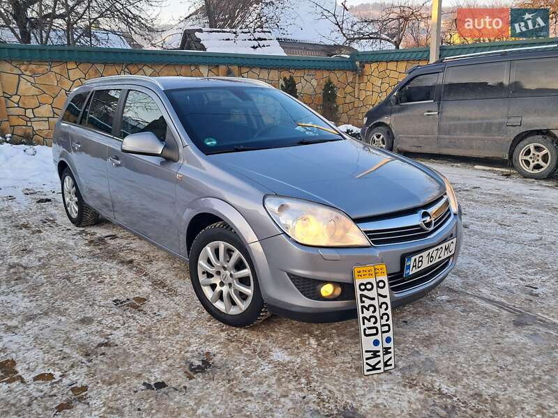 Универсал Opel Astra 2009 в Могилев-Подольске