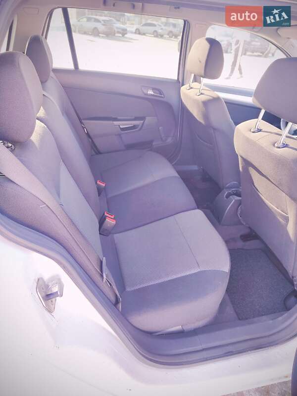 Универсал Opel Astra 2011 в Белой Церкви фото 29 Универсал Opel Astra 2011 в Белой Церкви