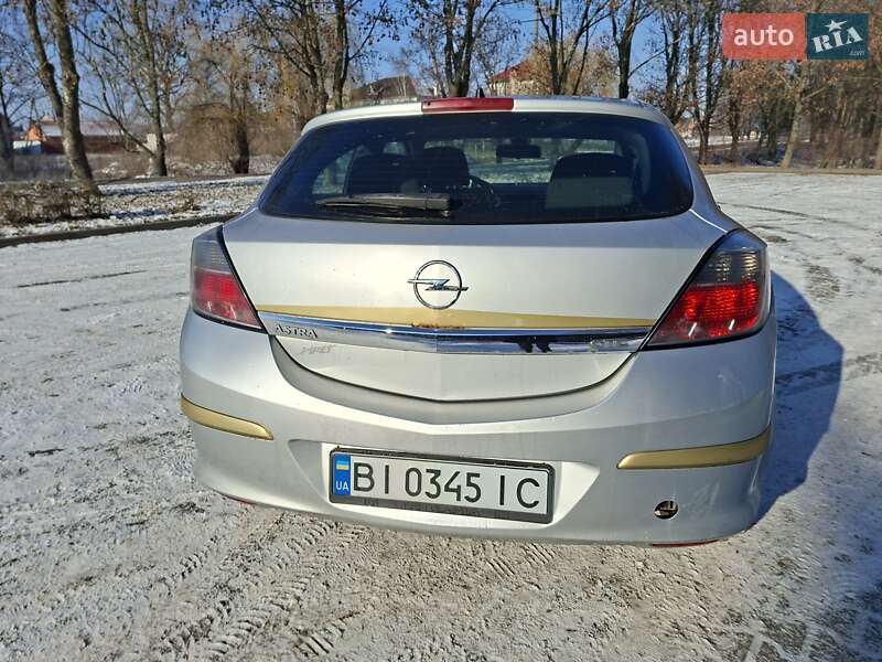 Купе Opel Astra 2007 в Миргороде