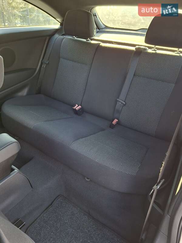 Купе Opel Astra 2007 в Миргороде