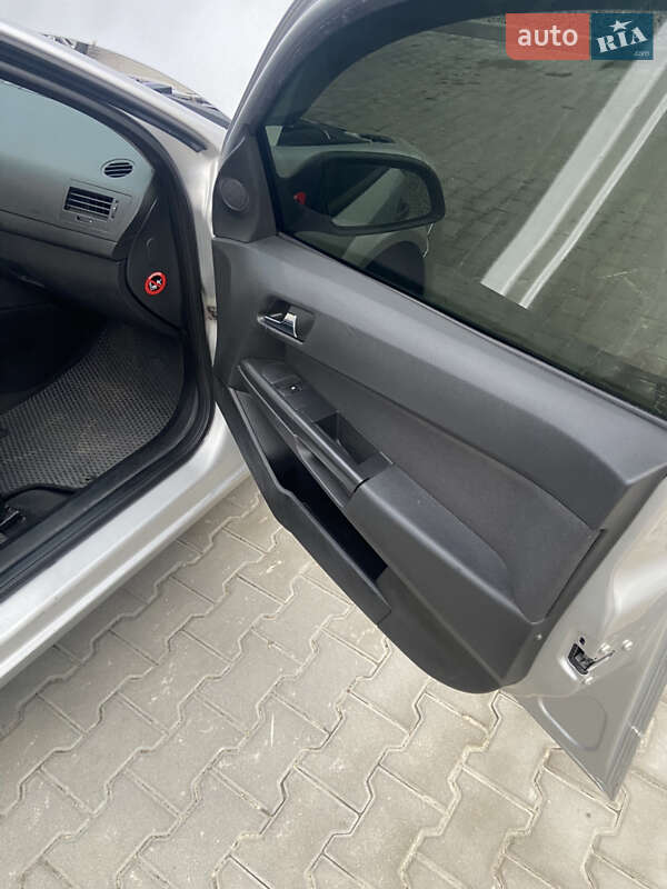 Универсал Opel Astra 2008 в Киеве