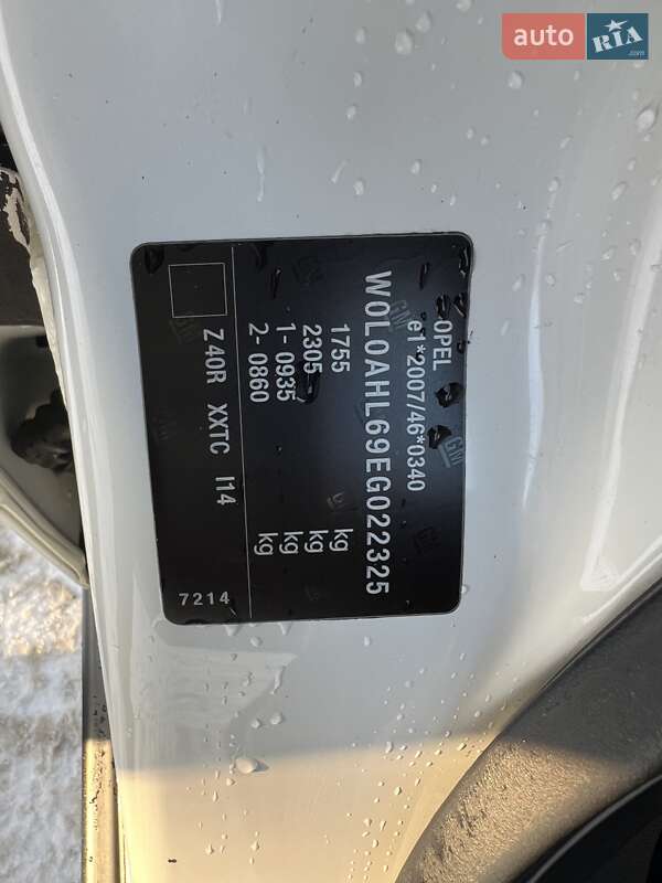 Седан Opel Astra 2013 в Киеве фото 17 Седан Opel Astra 2013 в Киеве