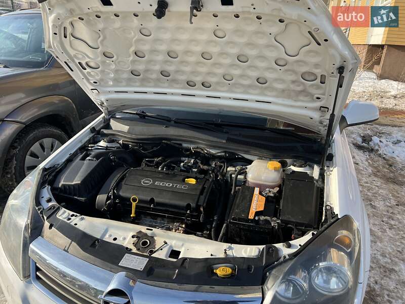 Седан Opel Astra 2013 в Киеве фото 31 Седан Opel Astra 2013 в Киеве