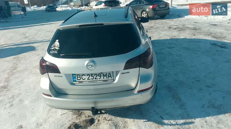 Хэтчбек Opel Astra 2011 в Львове