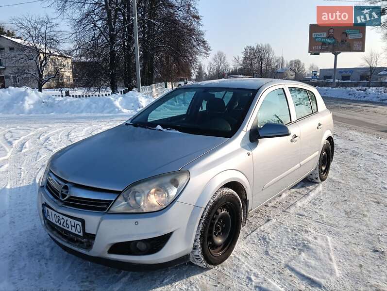 Хэтчбек Opel Astra 2007 в Малине