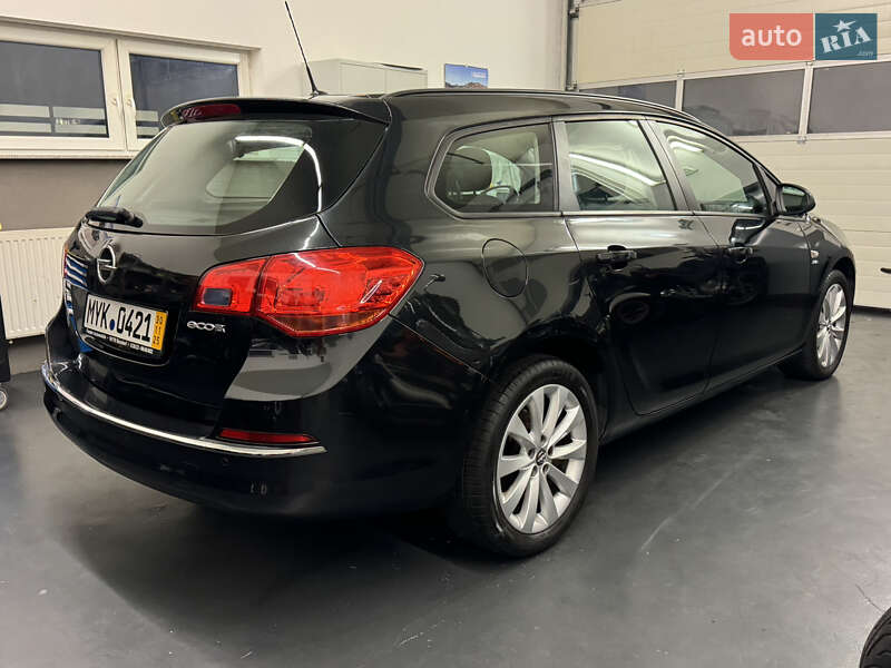 Универсал Opel Astra 2013 в Киеве