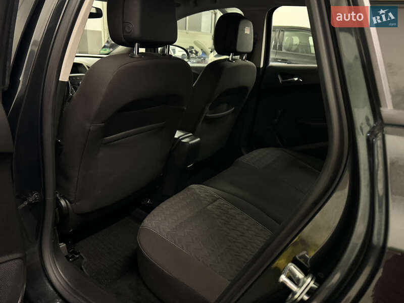 Универсал Opel Astra 2013 в Киеве