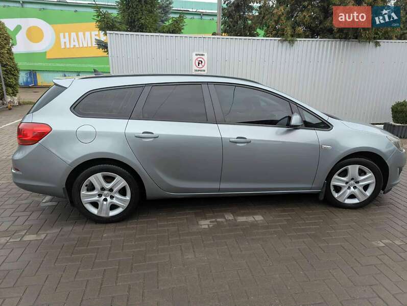 Универсал Opel Astra 2013 в Ивано-Франковске фото 6 Универсал Opel Astra 2013 в Ивано-Франковске