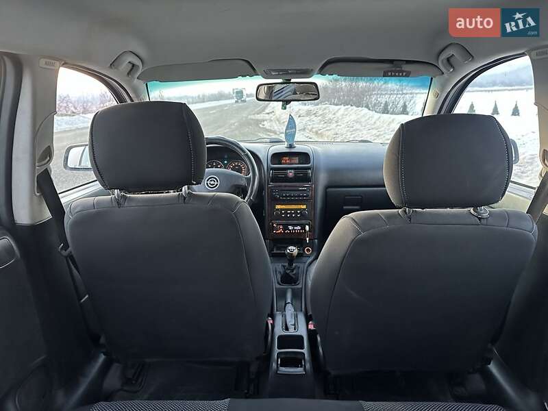 Хэтчбек Opel Astra 2001 в Хусте