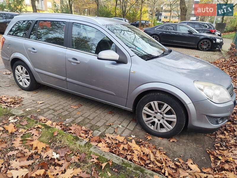 Универсал Opel Astra 2008 в Ивано-Франковске фото Универсал Opel Astra 2008 в Ивано-Франковске