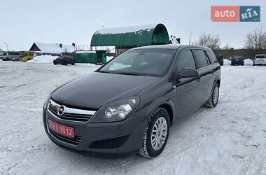 Універсал Opel Astra 2010 в Луцьку
