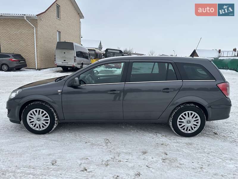 Универсал Opel Astra 2010 в Луцке фото 8 Универсал Opel Astra 2010 в Луцке