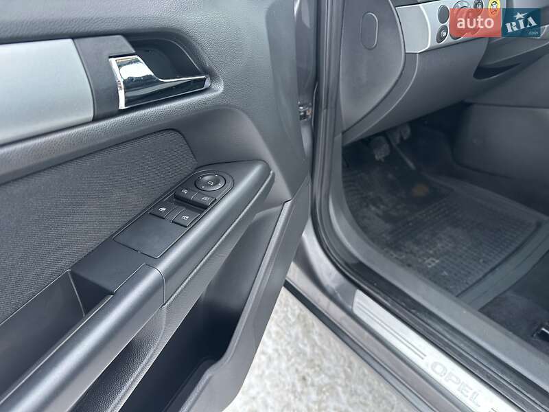 Универсал Opel Astra 2010 в Луцке фото 9 Универсал Opel Astra 2010 в Луцке