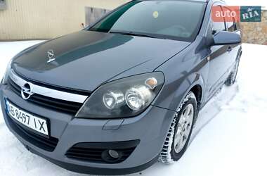 Универсал Opel Astra 2005 в Черновцах