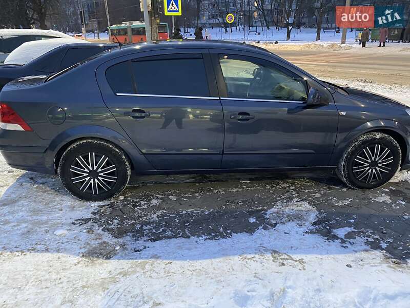 Седан Opel Astra 2010 в Черновцах фото 4 Седан Opel Astra 2010 в Черновцах