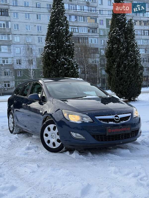 Opel Astra 2011 Opel Astra 2011