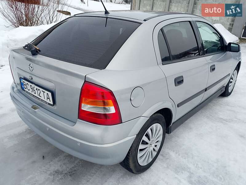 Хэтчбек Opel Astra 2002 в Дрогобыче