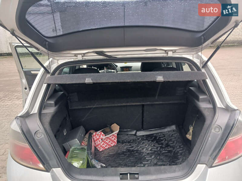 Хэтчбек Opel Astra 2007 в Житомире