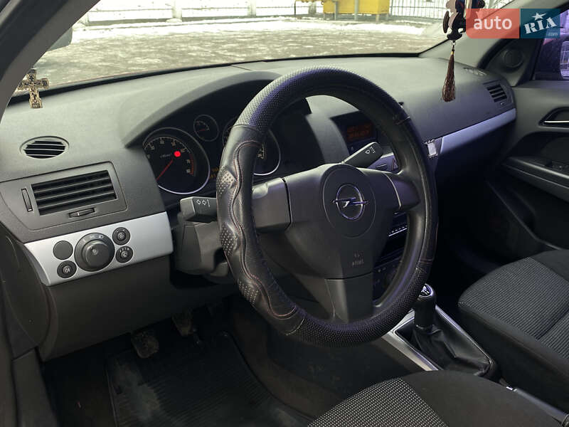 Хетчбек Opel Astra 2006 в Кременчуці