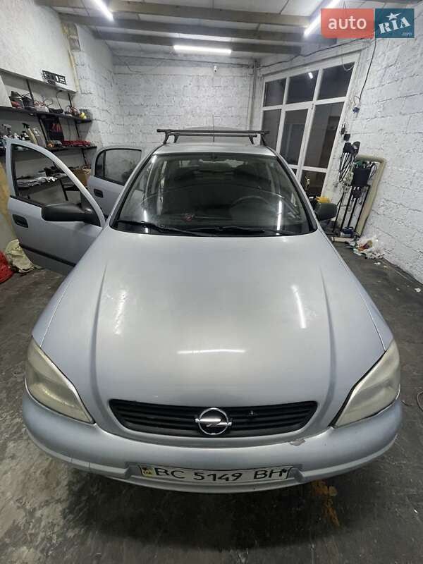 Седан Opel Astra 2004 в Стрые
