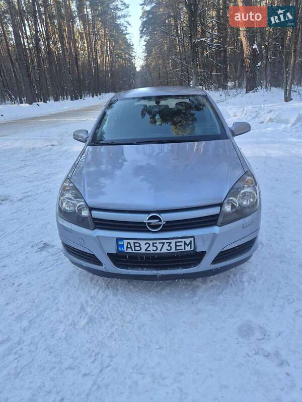 Хэтчбек Opel Astra 2005 в Лубнах