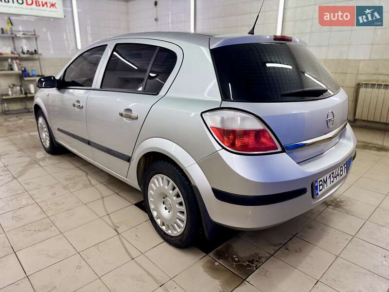 Хэтчбек Opel Astra 2006 в Сумах