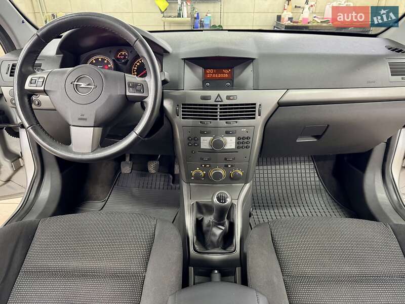 Хэтчбек Opel Astra 2006 в Сумах