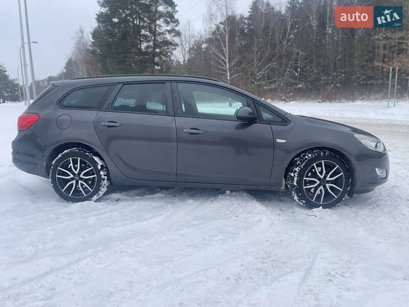 Универсал Opel Astra 2012 в Ковеле