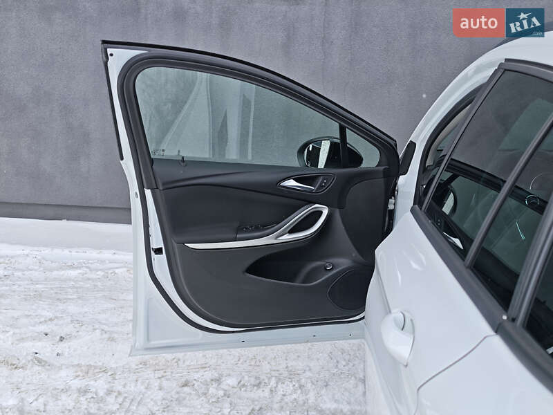 Универсал Opel Astra 2020 в Луцке