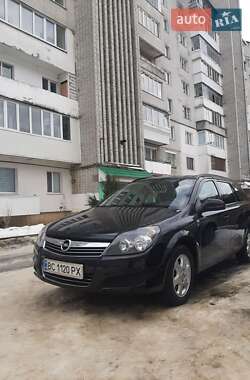 Універсал Opel Astra 2010 в Новояворівську