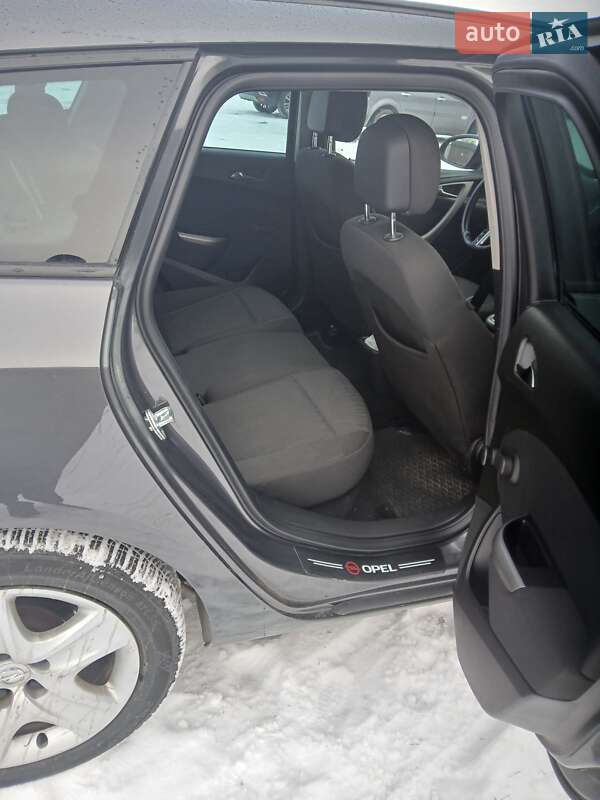 Универсал Opel Astra 2011 в Умани