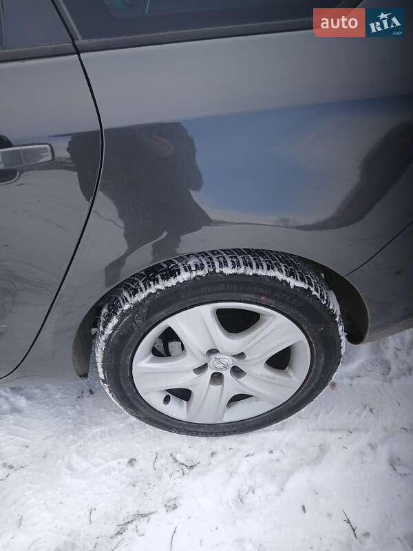 Универсал Opel Astra 2011 в Умани