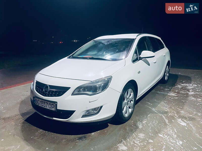 Opel Astra 2012