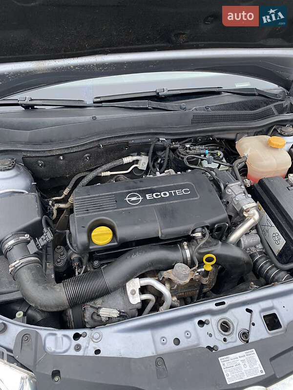 Универсал Opel Astra 2009 в Луцке