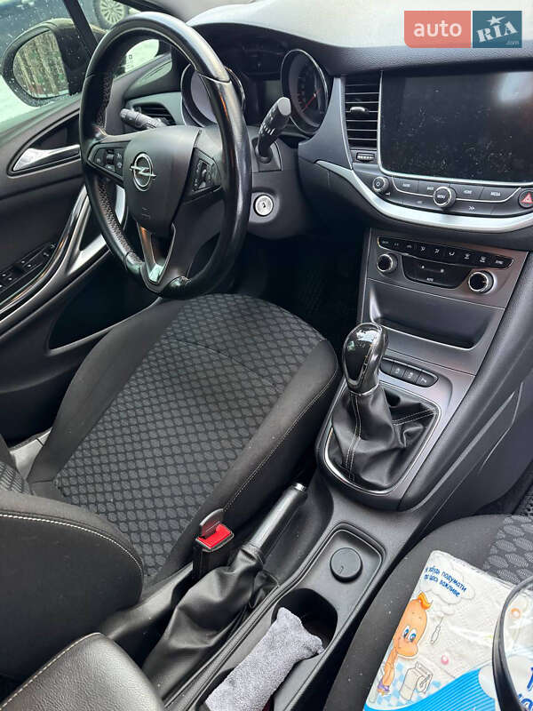 Универсал Opel Astra 2017 в Хмельнике