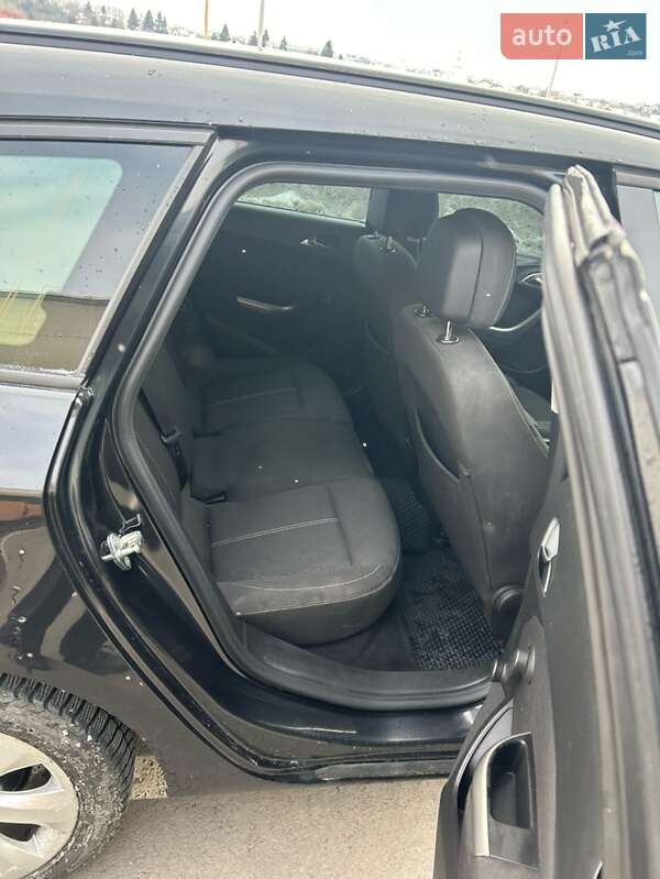 Универсал Opel Astra 2011 в Львове