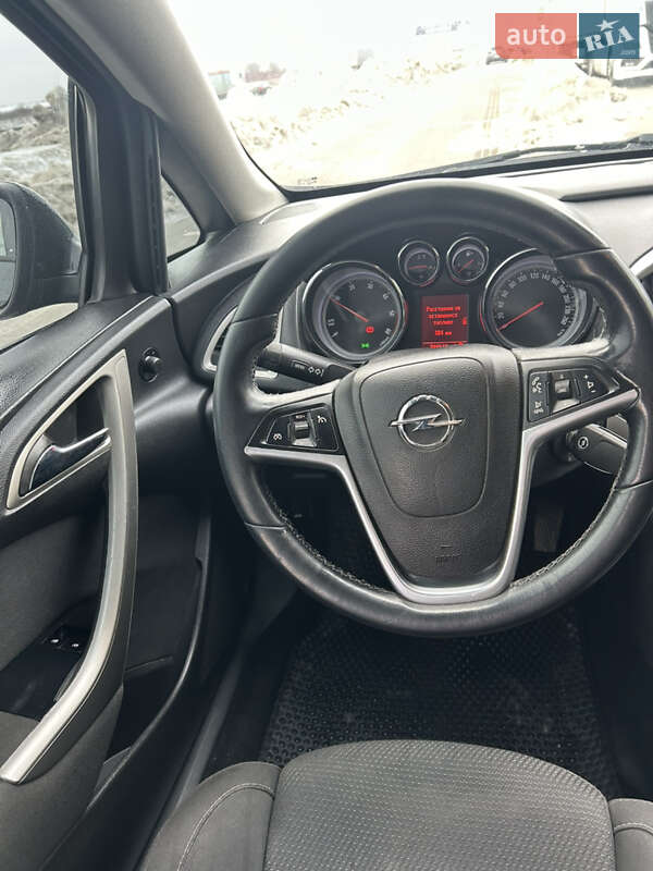 Универсал Opel Astra 2011 в Львове