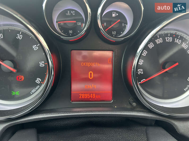 Универсал Opel Astra 2011 в Львове