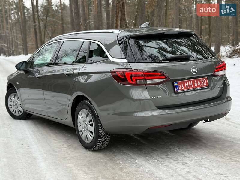 Универсал Opel Astra 2017 в Киеве