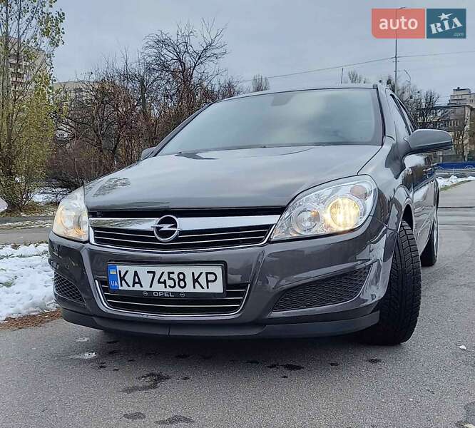 Хэтчбек Opel Astra 2009 в Киеве