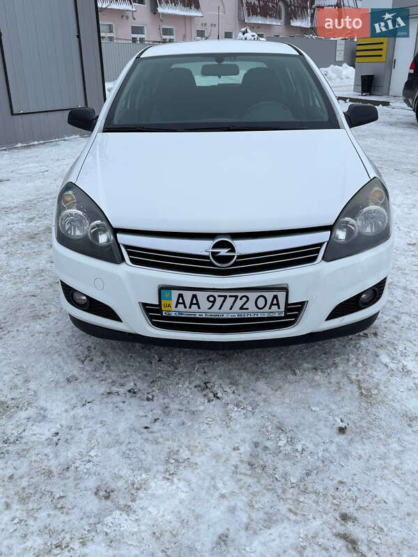 Opel Astra 2013