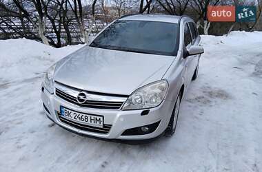 Універсал Opel Astra 2008 в Рівному