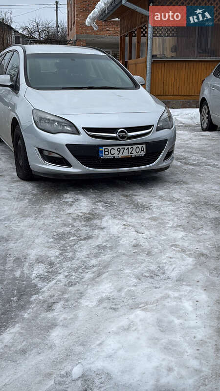 Универсал Opel Astra 2015 в Львове