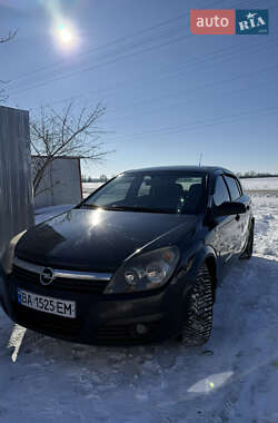 Хетчбек Opel Astra 2006 в Смілі