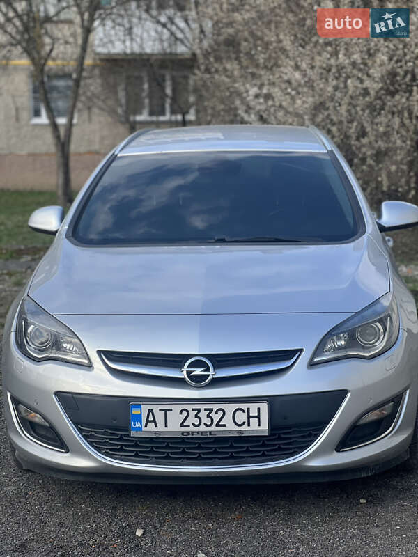 Универсал Opel Astra 2013 в Ивано-Франковске