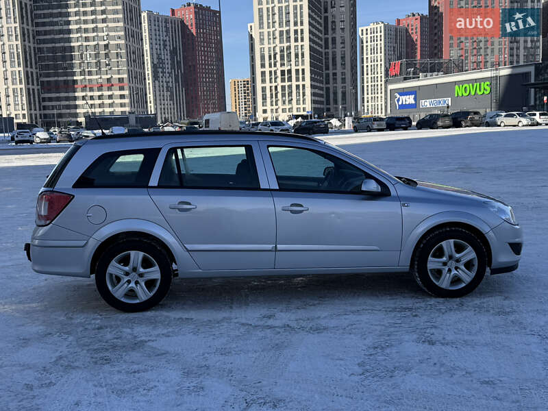 Универсал Opel Astra 2008 в Киеве