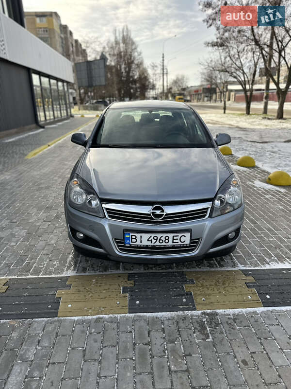 Opel Astra 2011 Opel Astra 2011
