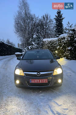 Универсал Opel Astra 2010 в Луцке