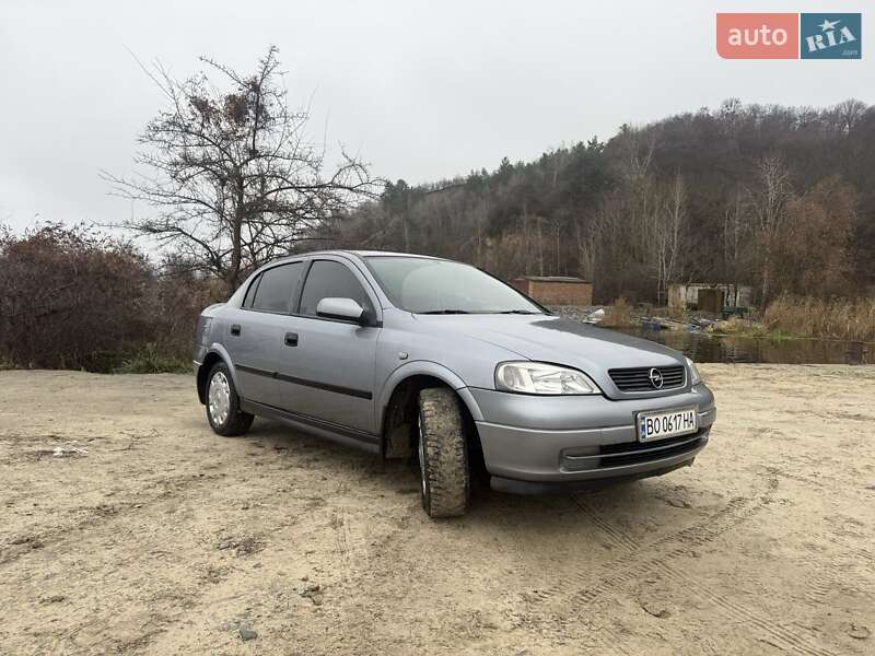 Седан Opel Astra 2008 в Богуславе